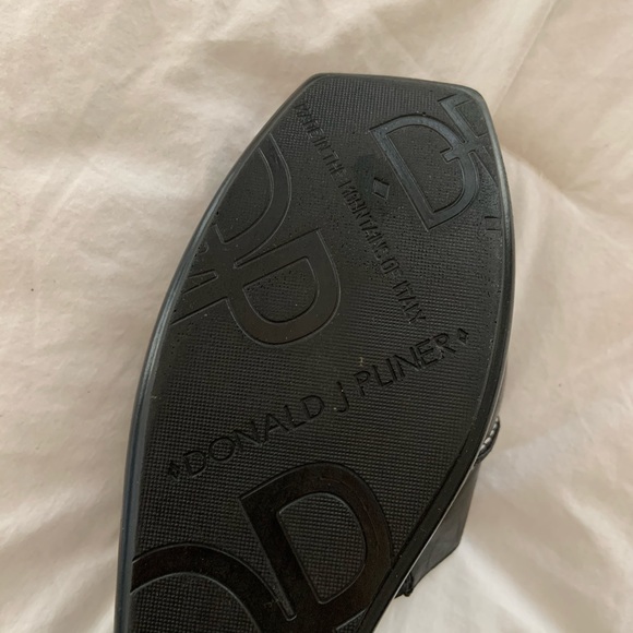 Donald J. Pliner Wedged Platform Slide Shoe - Picture 6 of 6